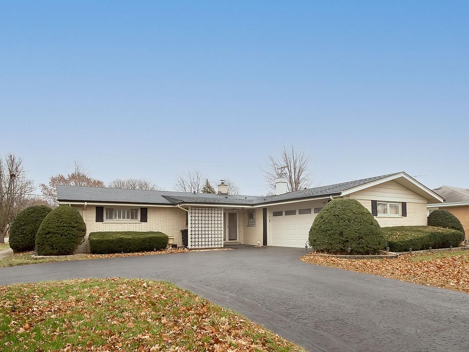 1st image of 1139 Community Dr