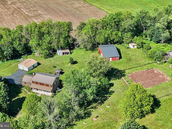 3rd image of 720 Seitz Dr