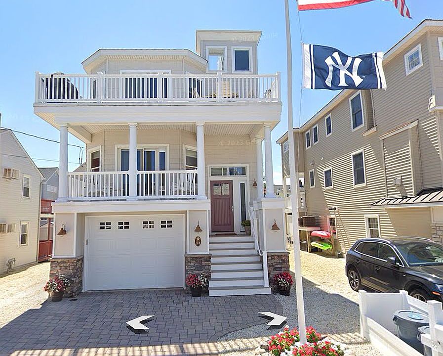 1st image of 34 W Sand Dune Ln
