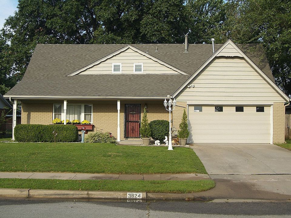 Great 4 bdrm, 2.5 bth in established neighborhood.