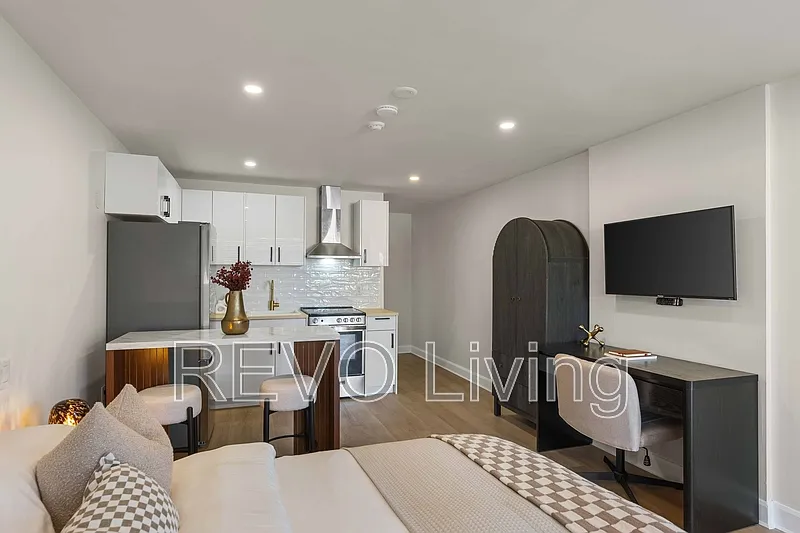 Studio, 1.0 bath, 400 sqft, $1,250 — Photo 3