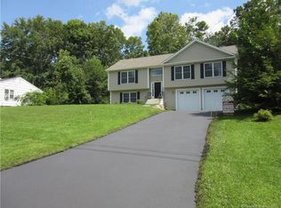 1 Crestwood Rd, Danbury, CT 06811