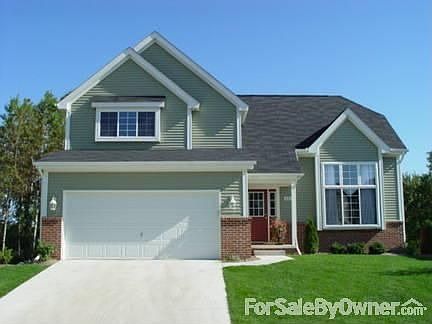 Front of House
						:
						Beautifully landscaped with boulders along the sides