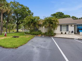 561 Laguna Vista Ct, Largo, FL 33771