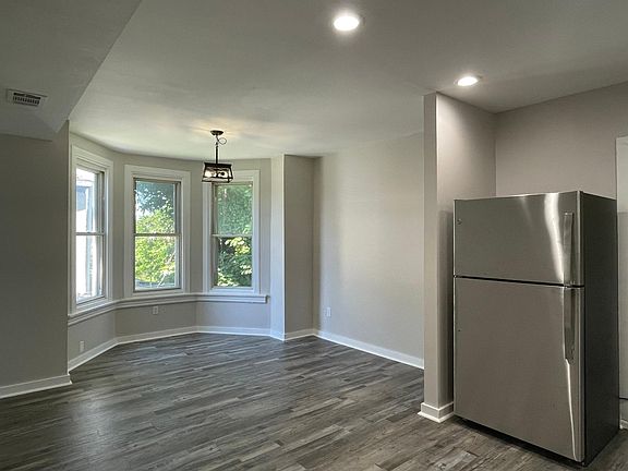 Kitchen with bay windows