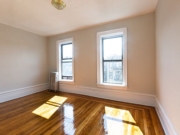 3rd image of 153 Vermilyea Ave #4/D