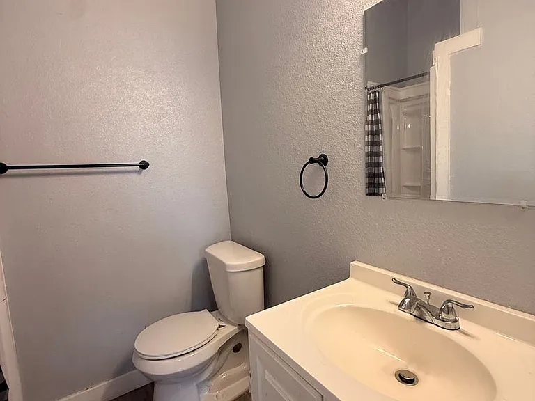 1767 S Broadway (9-Plex) — Photo 27