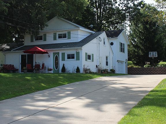 3rd image of 565 S Woodland Dr