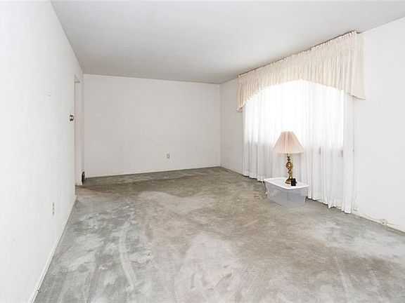 5th image of 5586 Clarene Dr