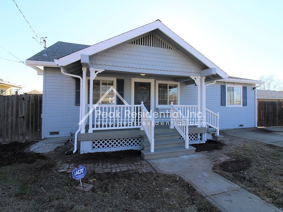 1st image of 1042 Las Palmas Ave