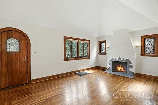 5th image of 1519 Robinwood Ave