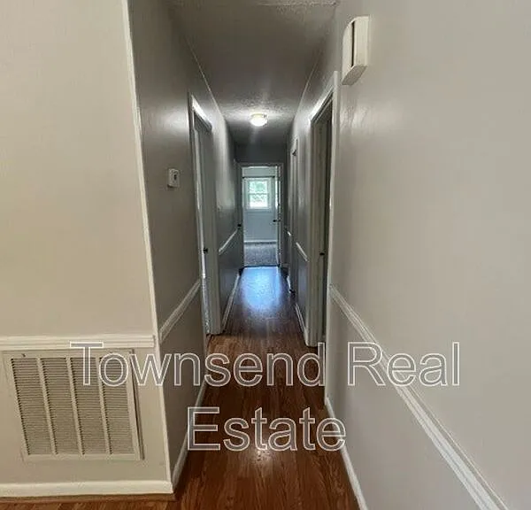 1905 McPherson Ave — Photo 7