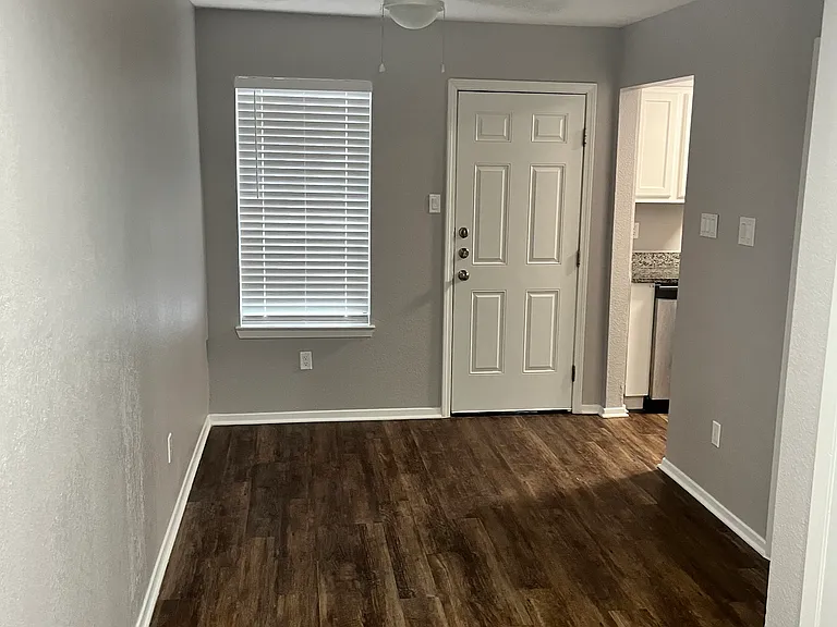 Oak Creek Condos — Photo 23