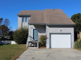 4040 Pineway Dr, Kitty Hawk, NC 27949