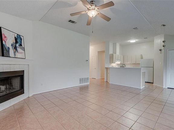 4th image of 2309 Larston Ln