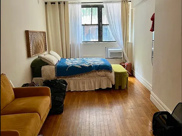255 West 75th Street image 1 of 2
