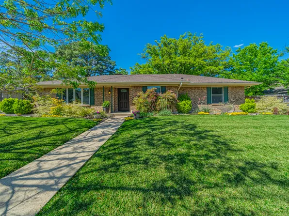 2422 Greenwood Dr, Grand Prairie, TX 75050