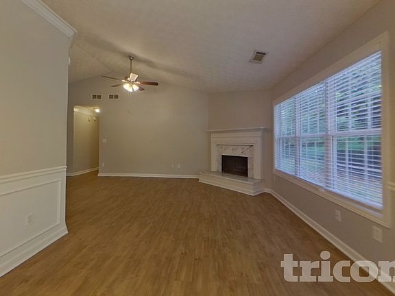3rd image of 35 Crooked Creek Dr