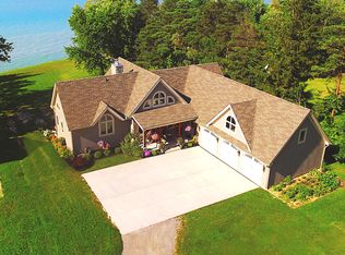 1491 Lake Rd, Youngstown, NY 14174