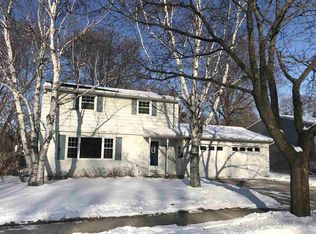 1811 Lilac Ln, Green Bay, WI 54302