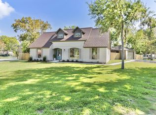 257 Briarcreek St, Clute, TX 77531