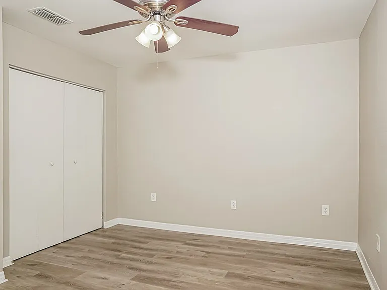 2912 Crane Ave — Photo 9