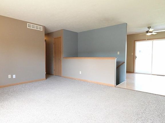 3rd image of 2550 Bluffside Dr