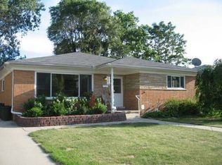 14141 Victoria Ave, Oak Park, MI 48237