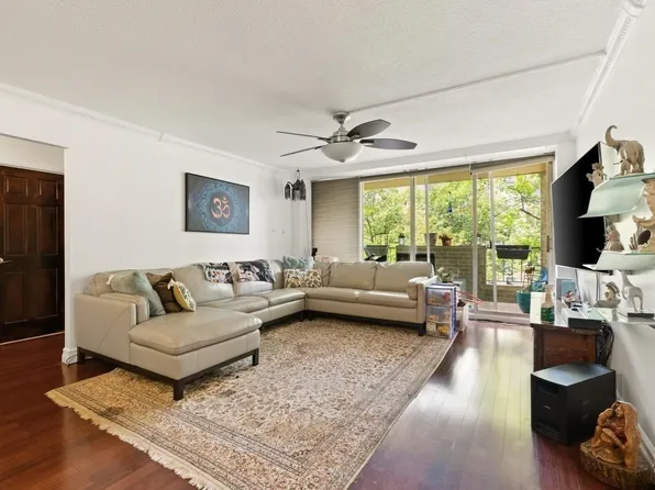 99 Pond Ave APT 520, Brookline, MA 02445
