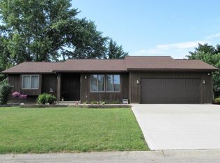 562 Chipmunk Ln, Sunbury, OH 43074