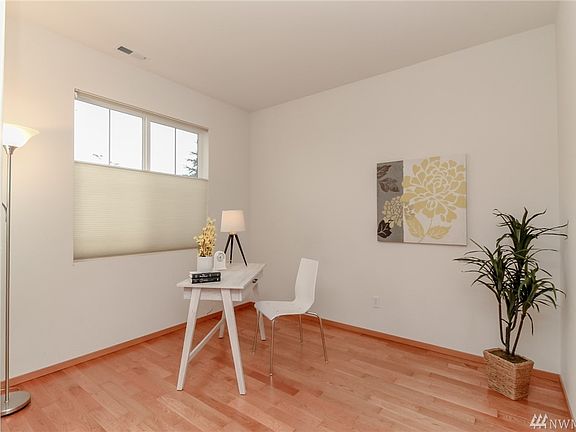 5th image of 1238 51st St NE