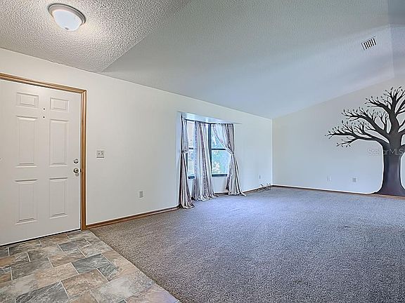 3rd image of 27812 Lois Dr