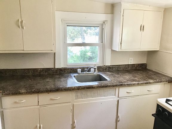 3rd image of 709 Ann St APT C