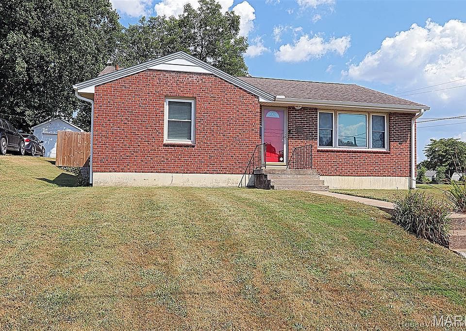 1st image of 300 Elmwood Blvd