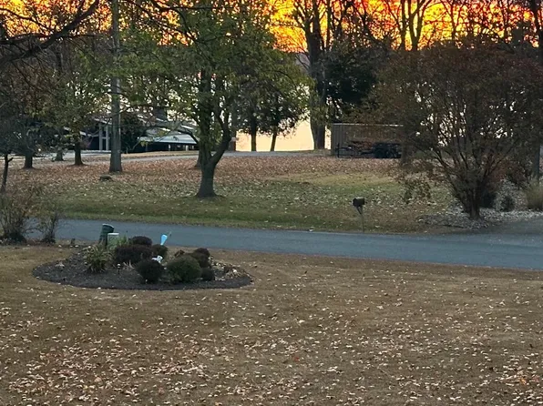 39 Duck Hollow Dr, Elkton, MD 21921