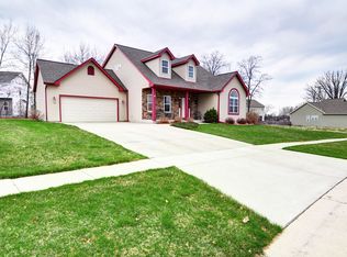 160 N Wild Flower Ln, Elkhorn, WI 53121