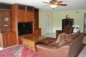 4th image of 2710 NE 52nd Ct