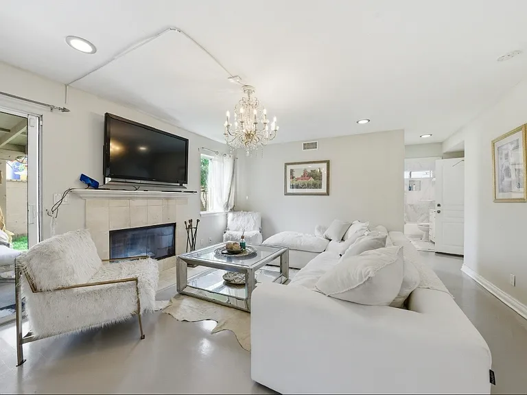 25961 Eshelman Ave — Photo 15
