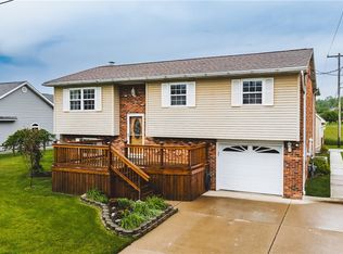 216 Lincoln Dr, Mineral Wells, WV 26150