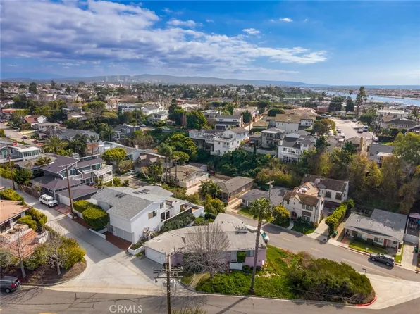 300 Holmwood Dr, Newport Beach, CA 92663