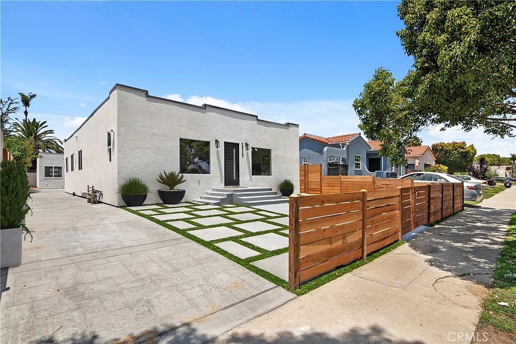 2939 Chesapeake Ave, Los Angeles, CA 90016 | Zillow