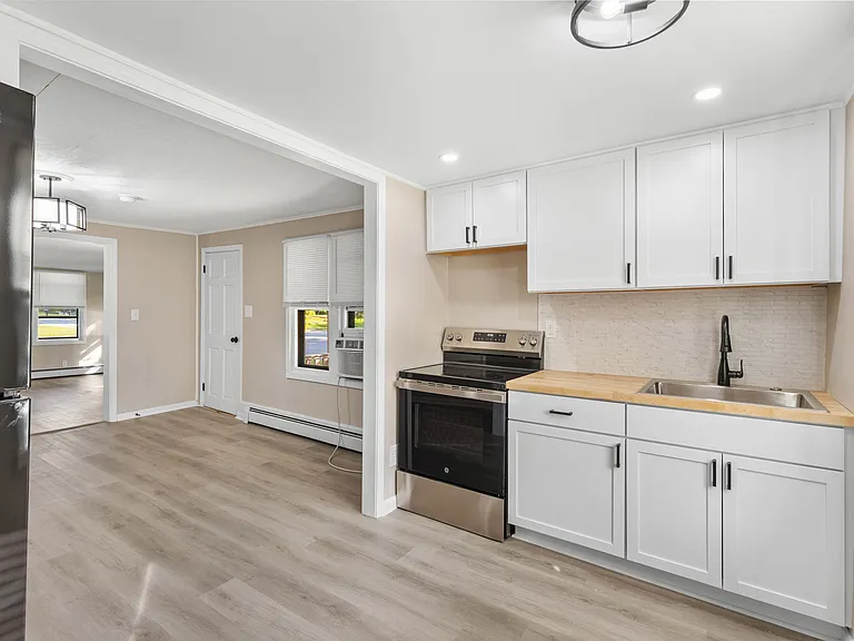 1181 Whitney Rd E #A — Photo 20