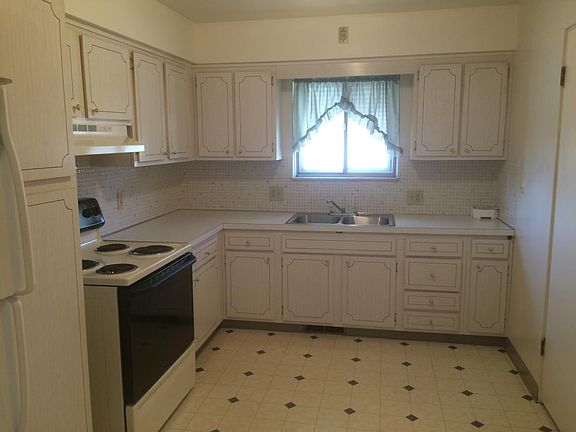 Eat-in- Kitchen