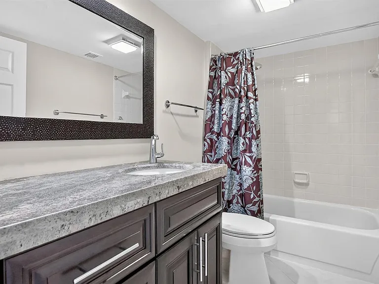 6061 Balboa Cir #206 — Photo 23