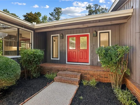 230 Hollyberry Ct, Roswell, GA 30076