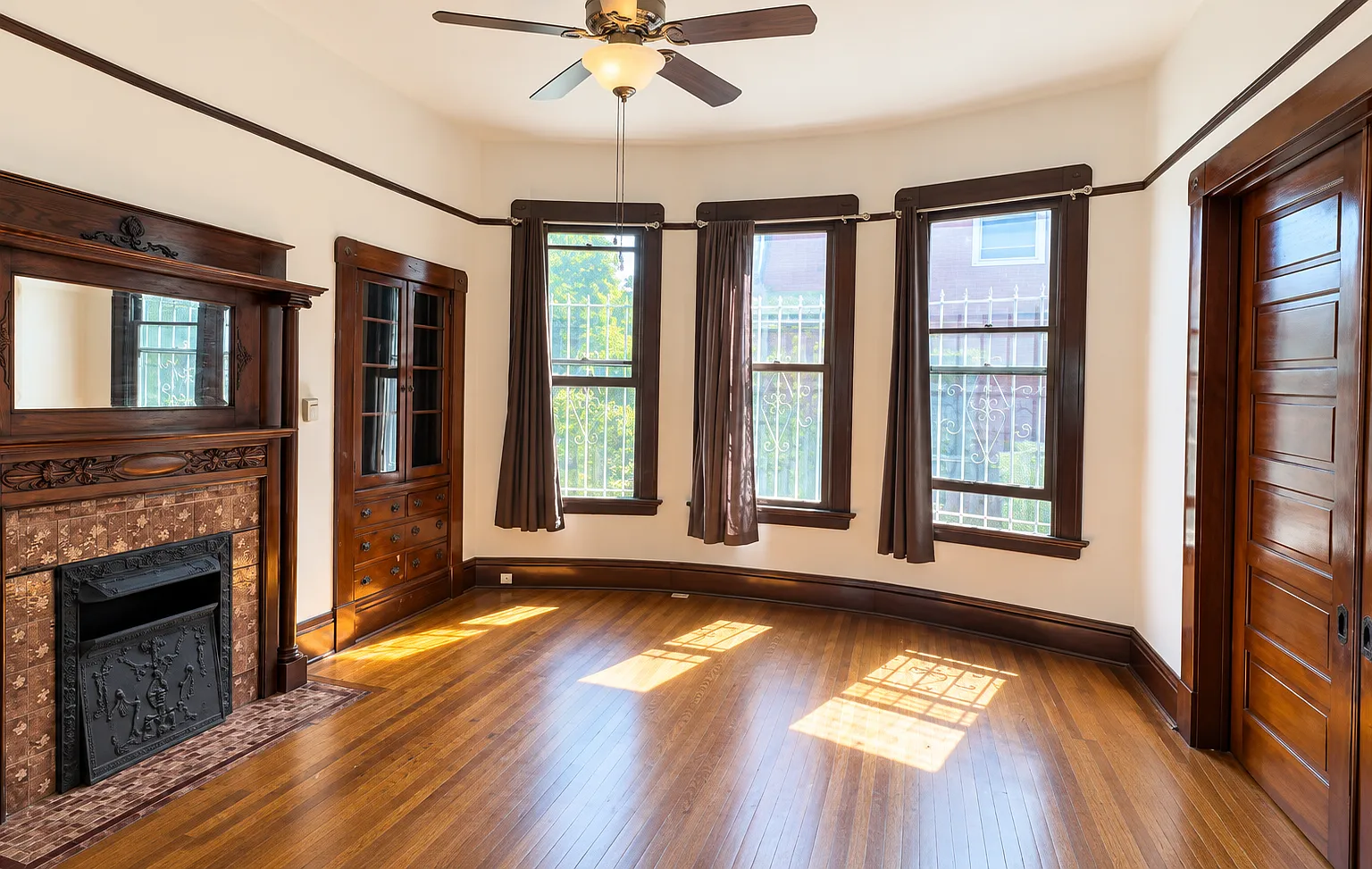 4 bed, 1044 sqft, $6,495 — Photo 1