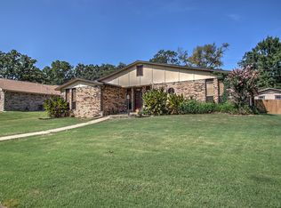 900 Timbercrest Ave, Okmulgee, OK 74447