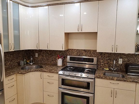 3rd image of 6385 Woodhaven Blvd