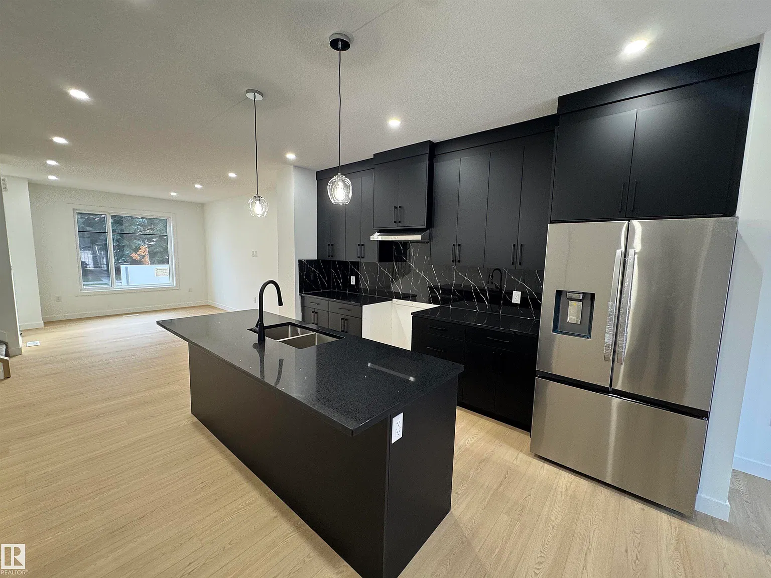 4 bed, 2.5 bath, 1590 sqft, $2,750 — Photo 2
