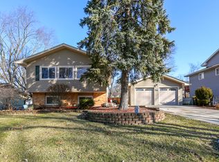 21W220 Briarcliff Rd, Lombard, IL 60148